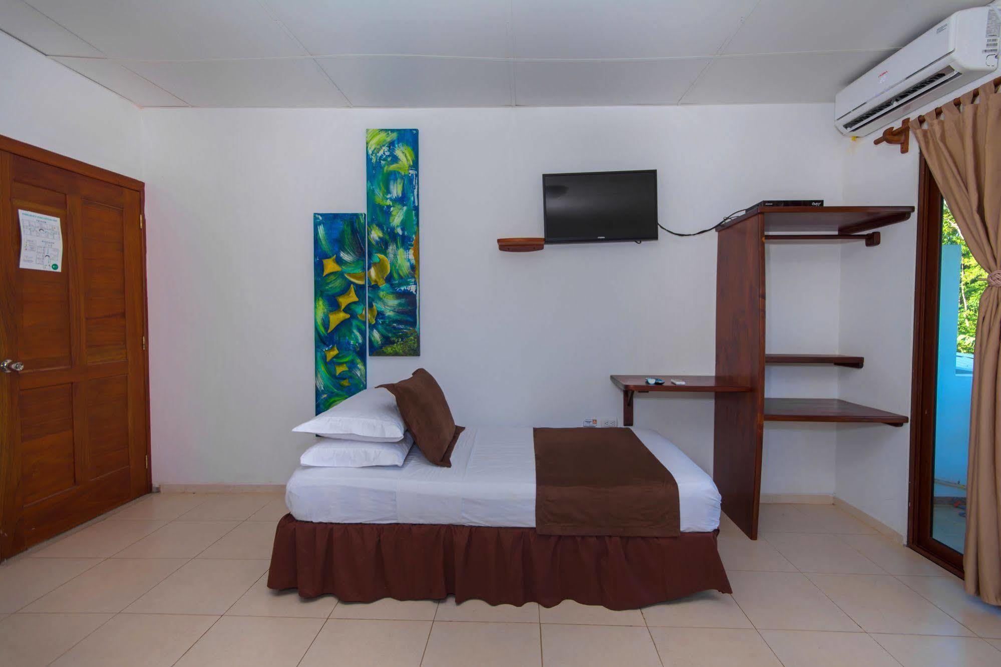 Casa Natura Galapagos Lodge Bellavista  المظهر الخارجي الصورة